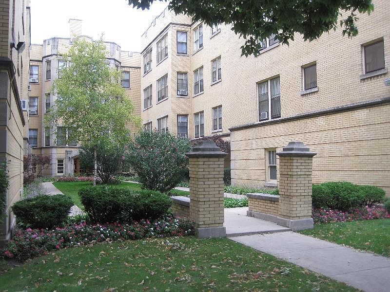 2nd image of 28 Washington Blvd APT 2A