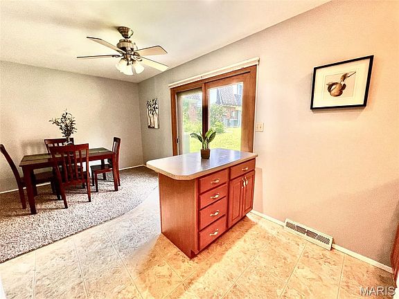 4th image of 1072 Lafayette Ct
