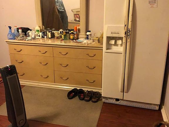 3rd image of 515 Jackson Ave