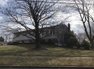 328 Overlook Dr, Warminster, PA 18974