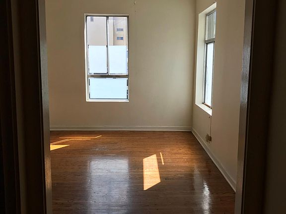 3rd image of 237 Leavenworth St #404