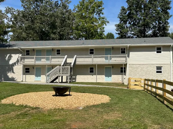 125 Jones St #C2, Blue Ridge, GA 30513