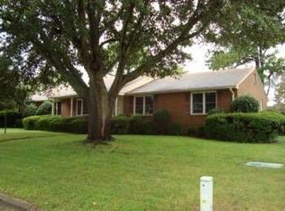 917 Hillview Blvd, Virginia Beach, VA 23464