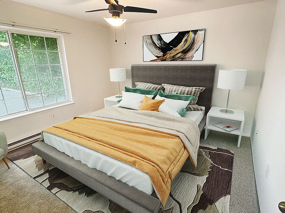 Large 1 bedroom modern full featured flat with upscale upgrades