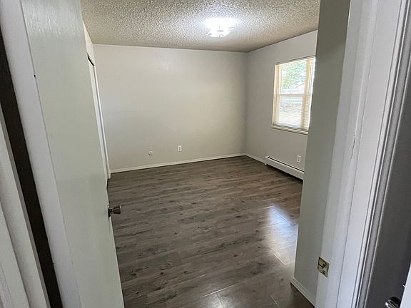 3rd image of 3713 G Rd APT 4