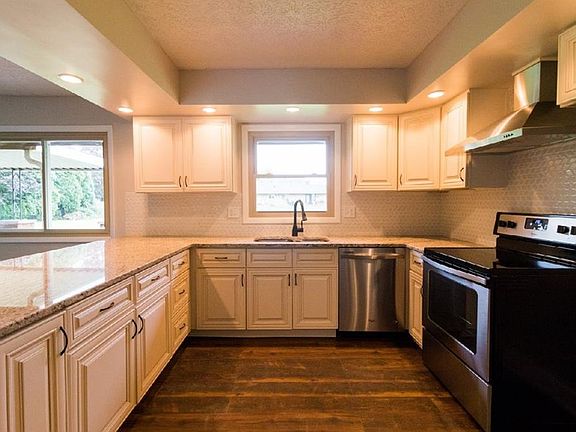2nd image of 2197 Matrena Dr