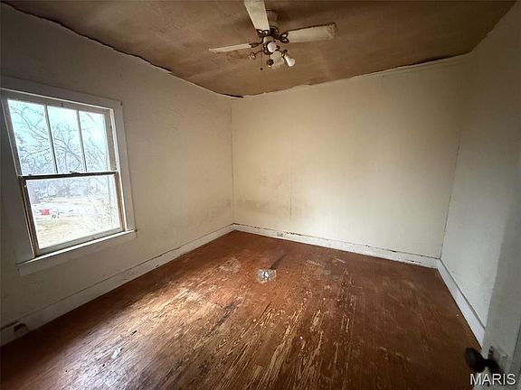 4th image of 105 Central Ave
