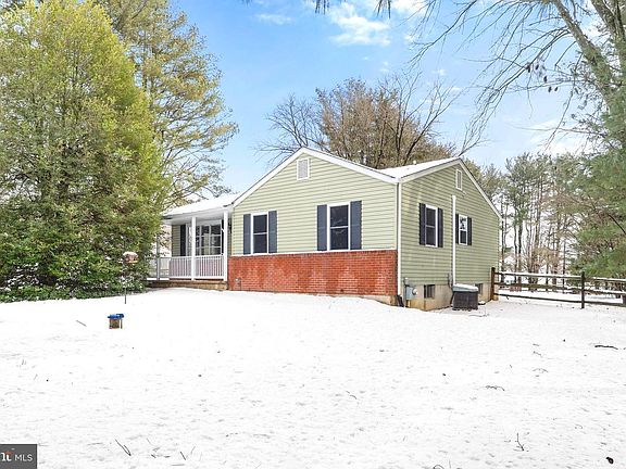 2nd image of 900 New Bridge Rd