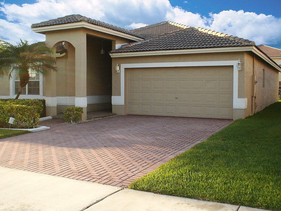 1st image of 16735 Sapphire Isle