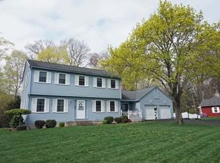 26 Hannum Brook Dr, Easthampton, MA 01027