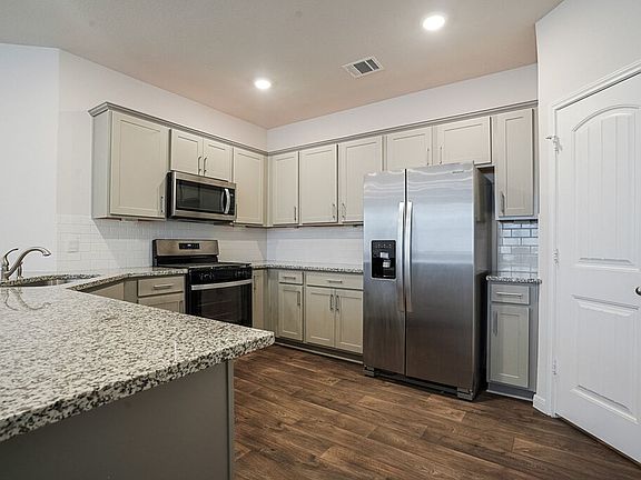 4th image of 224 Briggs Ln