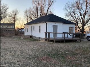 821 S Locust St, Shattuck, OK 73858