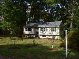 37 Edgewood Dr, Guilford, CT 06437