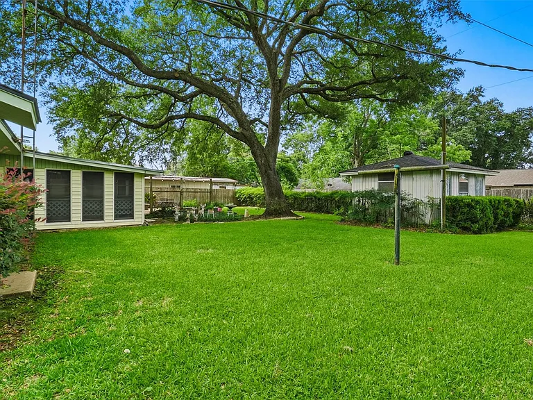 1335 Kathy Ave — Photo 43