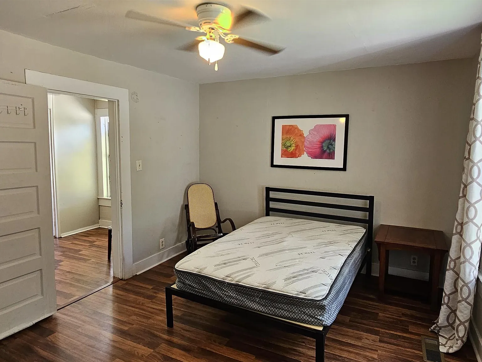 2 bed, 1.0 bath, $1,200 — Photo 3