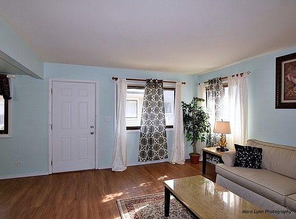 4th image of 29W616 Winchester Cir N Unit 3-1
