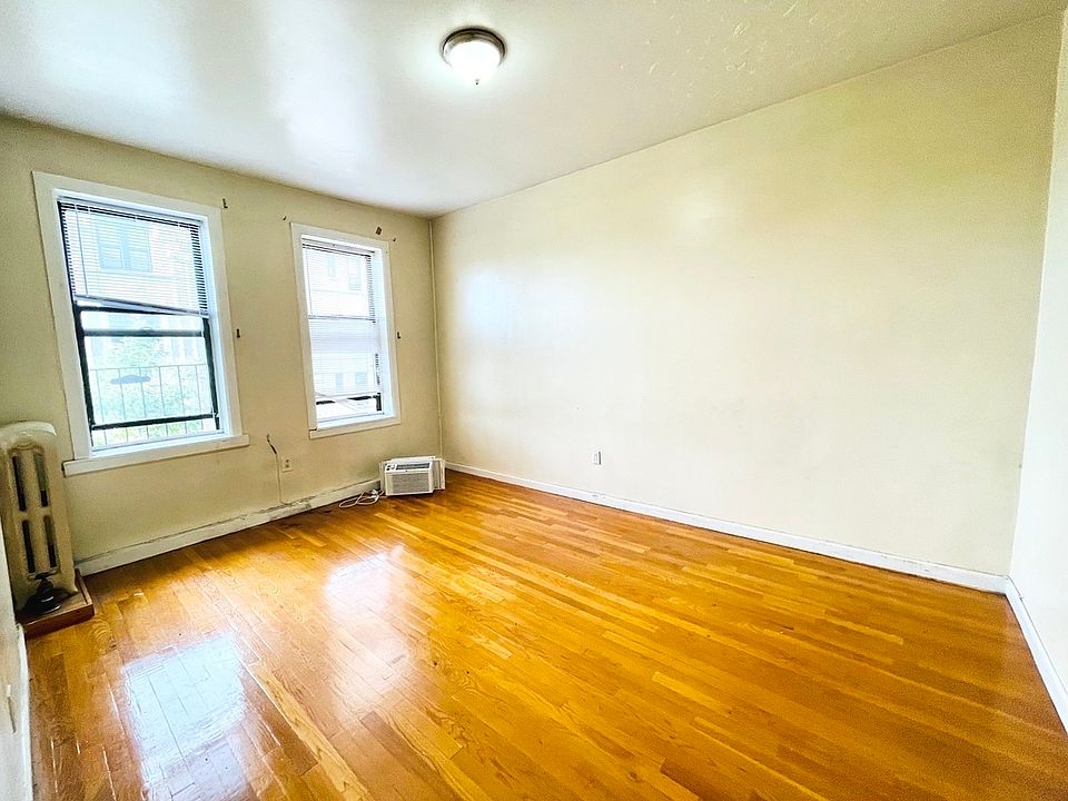 1st image of 830 W 177th St APT 3A