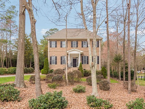 2nd image of 203 Oxford Place Dr