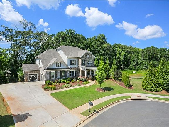 2nd image of 221 Johnston Farm Ln