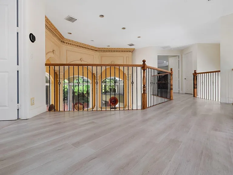 6301 SW 58th Ct — Photo 28