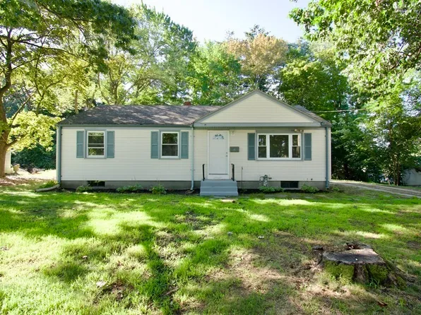 71 Grape St, Springfield, MA 01109