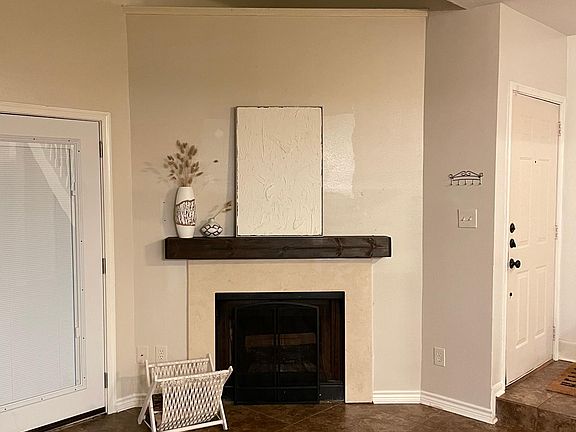 2nd image of 1620 Wellington Pl APT 305