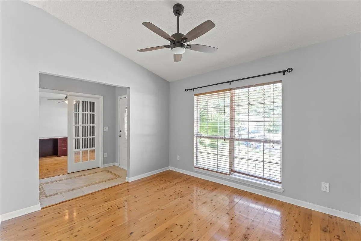 3 bed, 1623 sqft, $2,250 — Photo 3