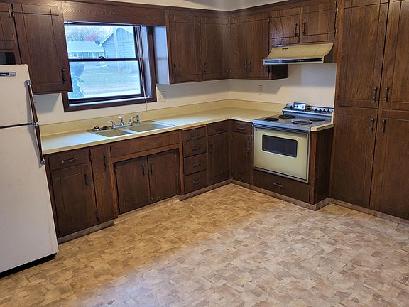 4th image of 2025 E Cuming St #3