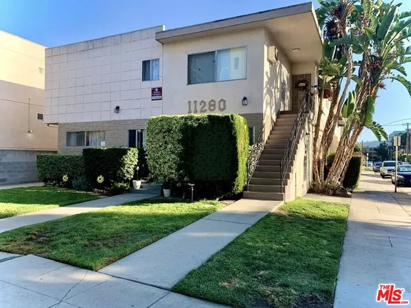 11280 Huston St, North Hollywood, CA 91601