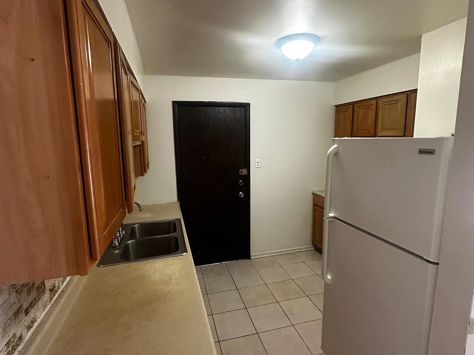 2 bed, 900 sqft, $1,600 — Photo 4