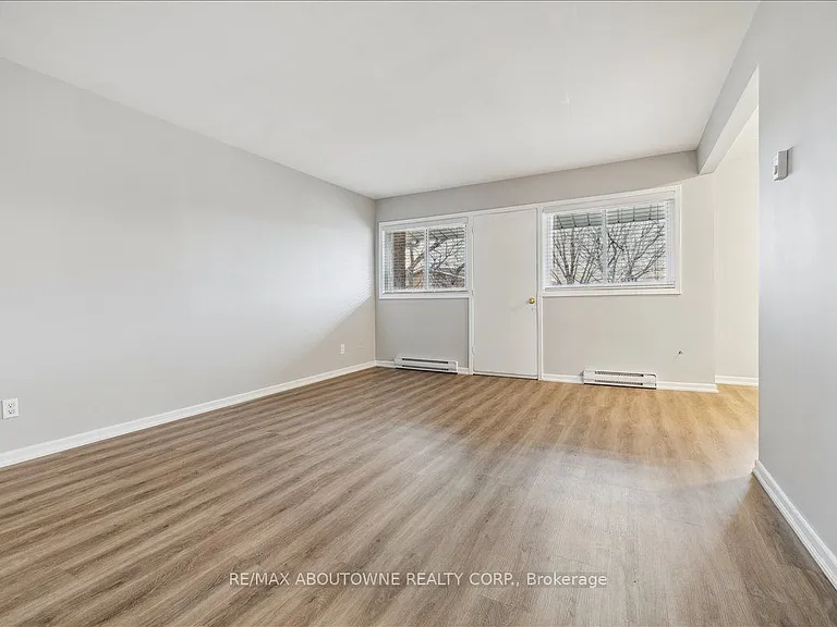 2350 Queensway Dr #3 — Photo 5