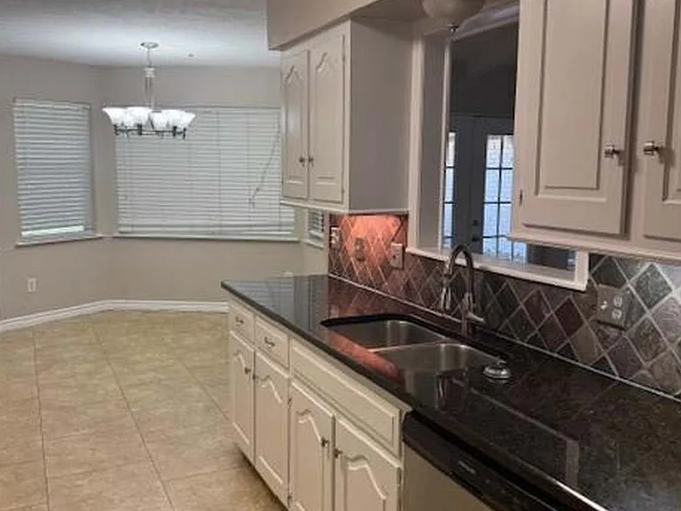 14922 Hillcrest Rd — Photo 4