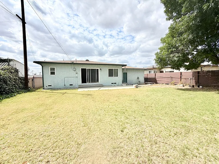 1514 N Hacienda Blvd — Photo 4