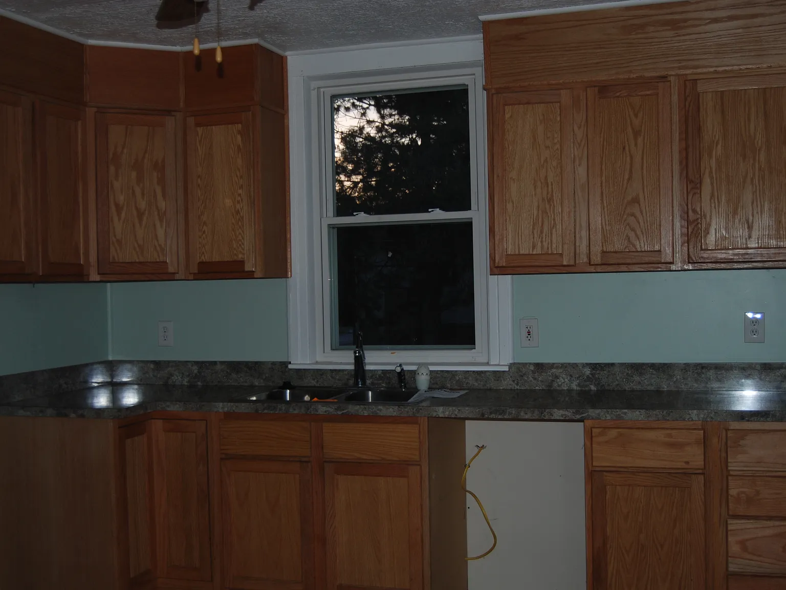 3 bed, 1400 sqft, $2,075 — Photo 4