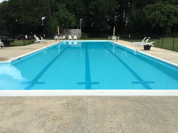 132 Riverbend Dr, Mobile, AL 36605