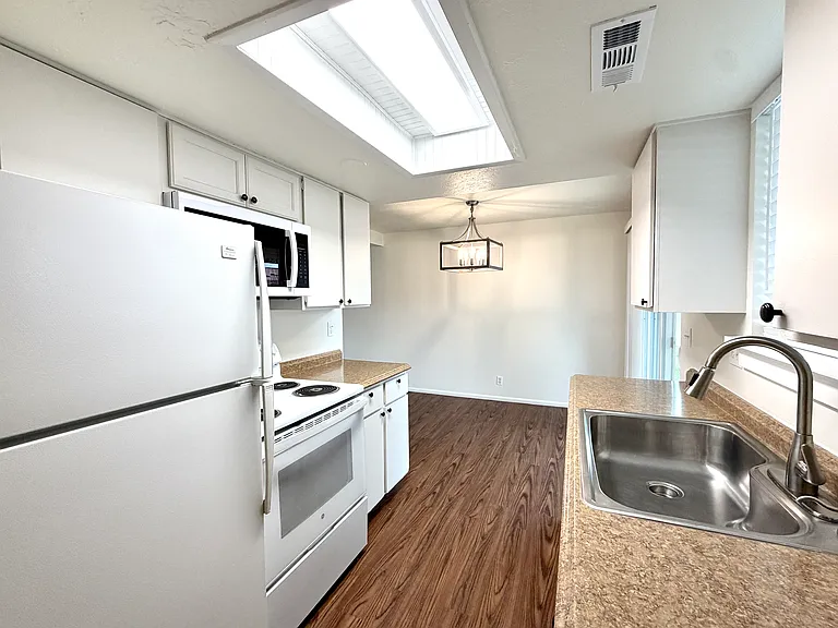 359 N 100 W #4 — Photo 4
