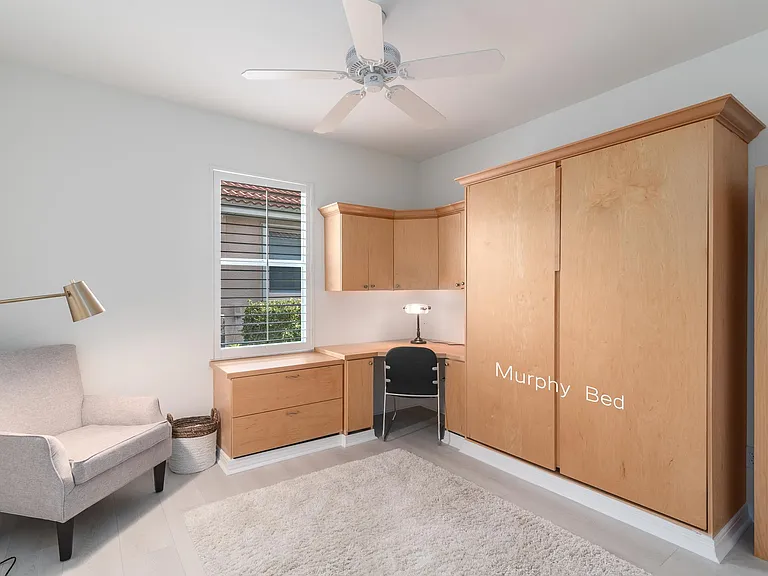 Murphy bedroom - double bed