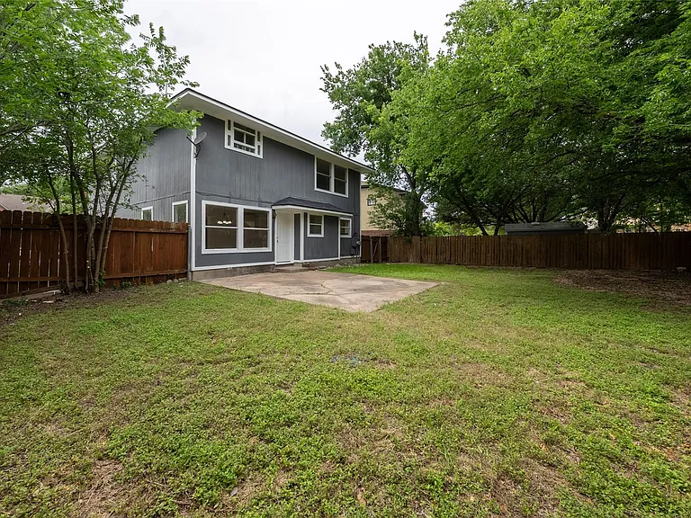 13701 Cambourne Dr — Photo 26