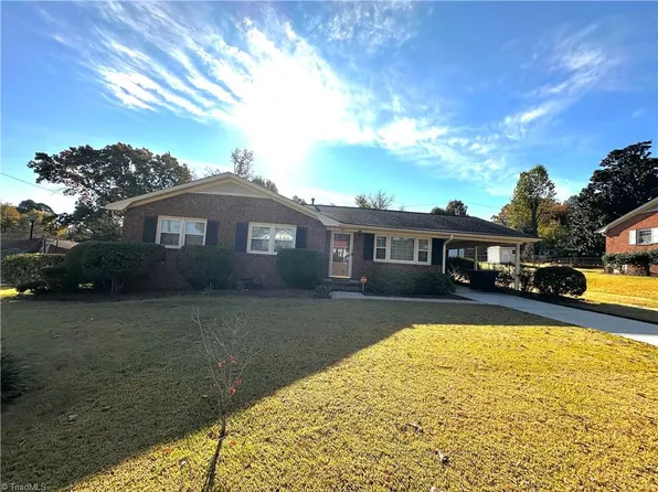 1103 Glynis Ln, Greensboro, NC 27406