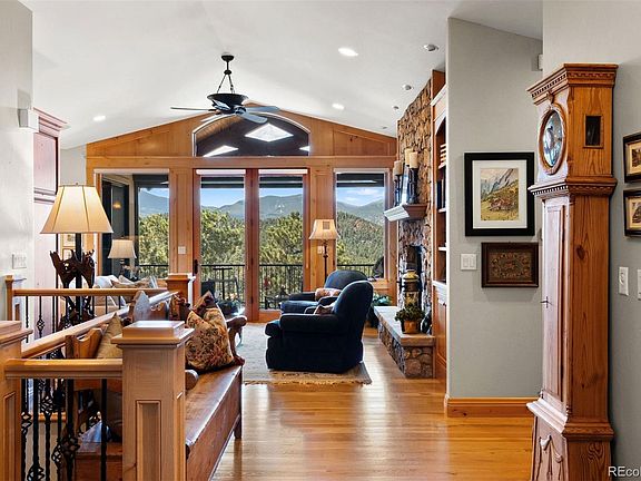 2nd image of 1007 Nob Hill Road