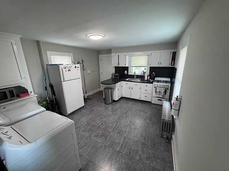 39 Davenport St #2 — Photo 5