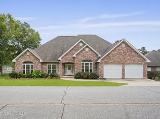 66 W Shore Dr, Hattiesburg, MS 39402