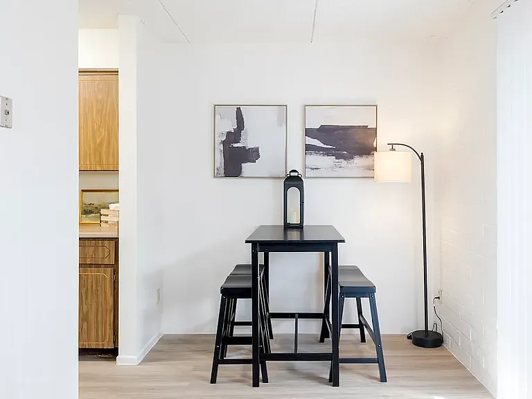 Emerald Apartments — Photo 7