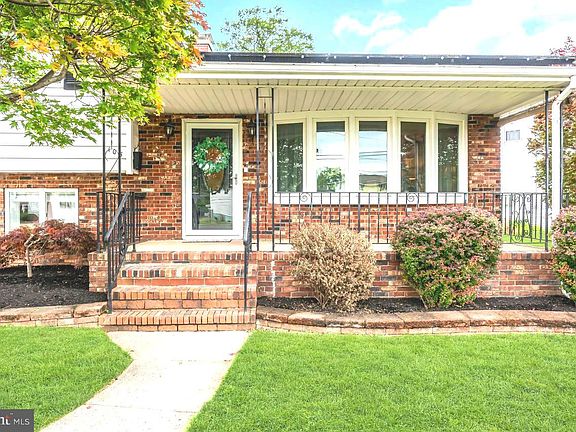 5th image of 105 Gary Dr