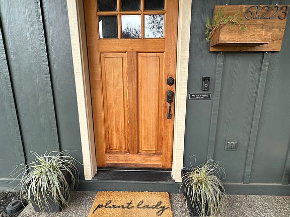 3rd image of 61223 Fairfield Dr