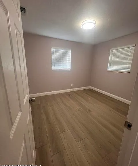 9206 Greenleaf Rd — Photo 10