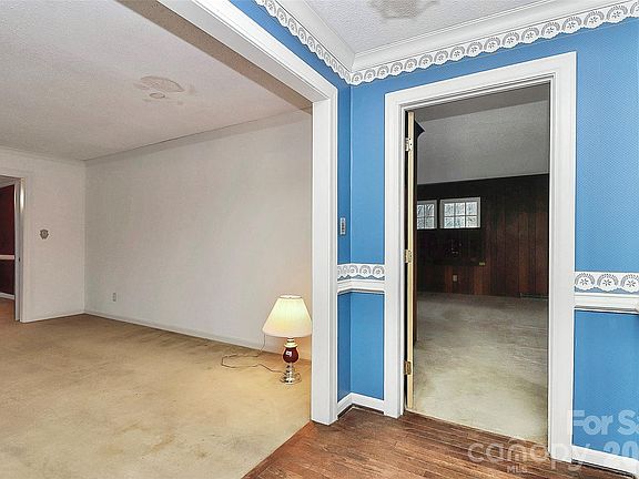 3rd image of 1202 Daybrook Dr