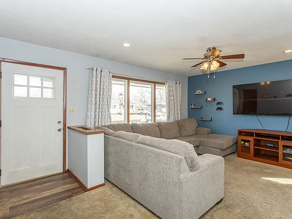 4th image of 270 Bel Aire Dr