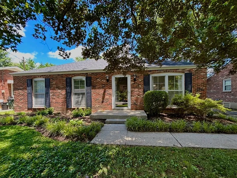 925 Fenley Ave — Photo 1