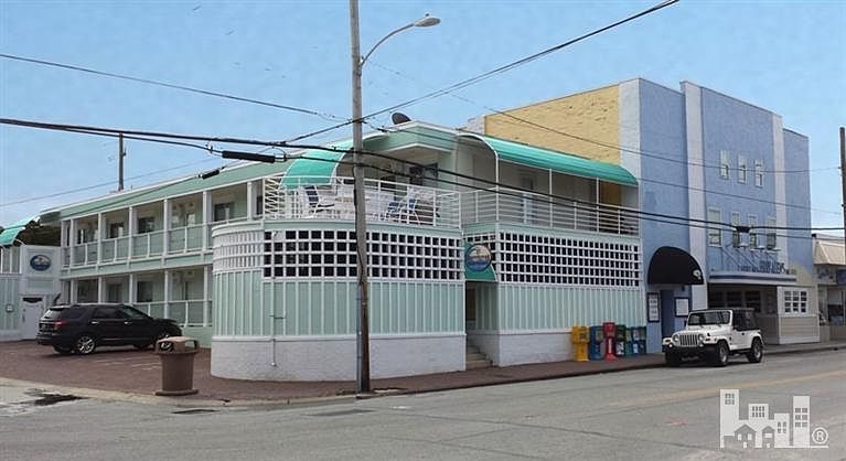 1st image of 40 N Lumina Avenue #201